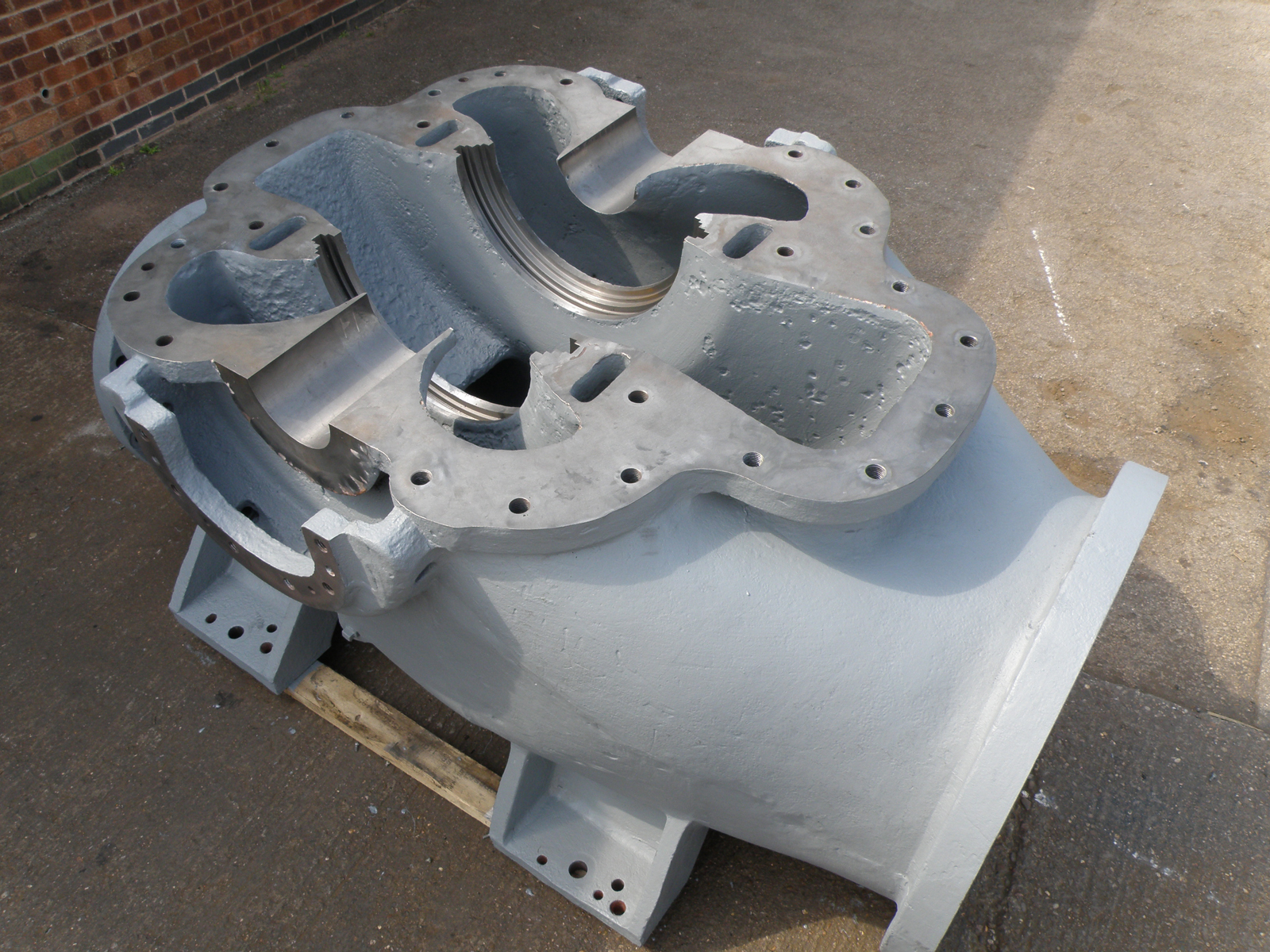 8 Ton Pump Repair Bahrain Cast Iron Welding Services Offer Global Casting Repairs on Cast Iron